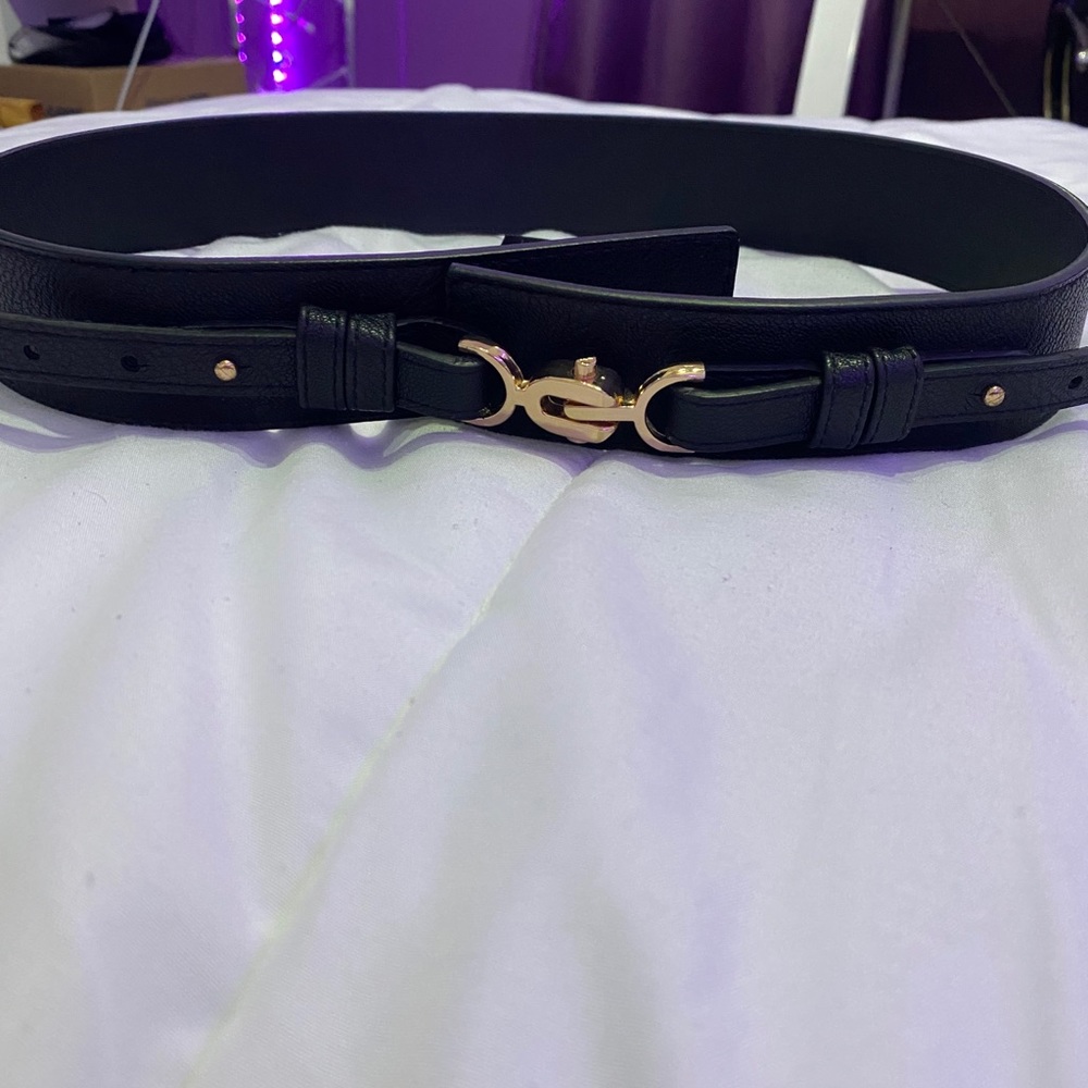 Black and Gold Forever 21 Strapped Belt